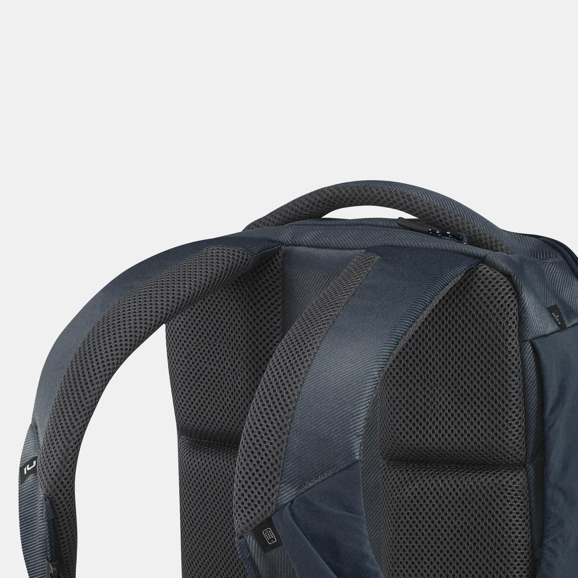 Quechua NH500 Escape 16 L Hiking Backpack - Image 17